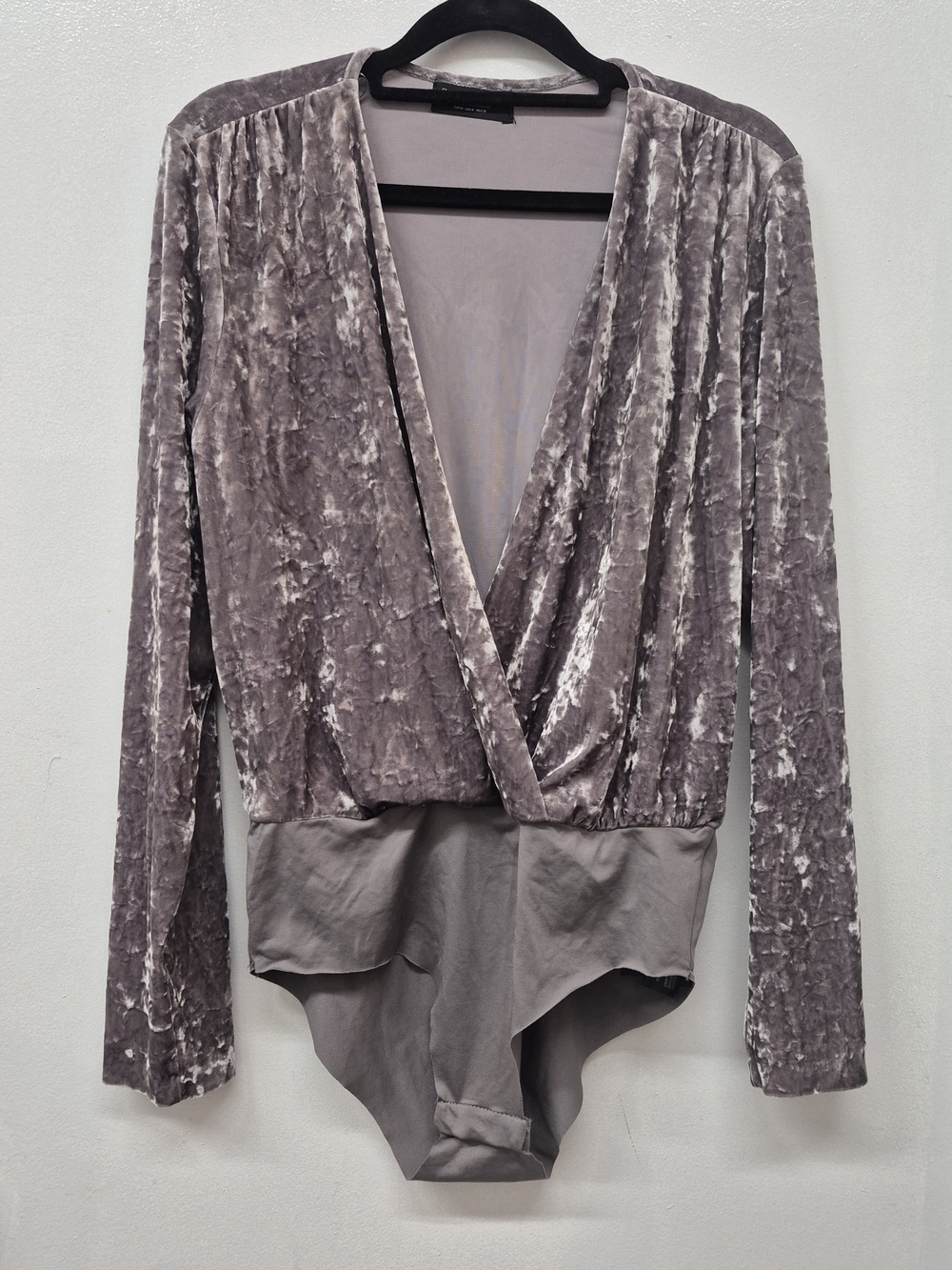 🌼5/$20 Zara Crushed Velvet Surplice Long-Sleeve Bodysuit in Mauve